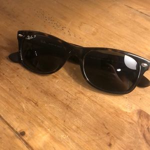 Ray-Ban sunglasses: RB2132 New Wayfarer POLARIZED